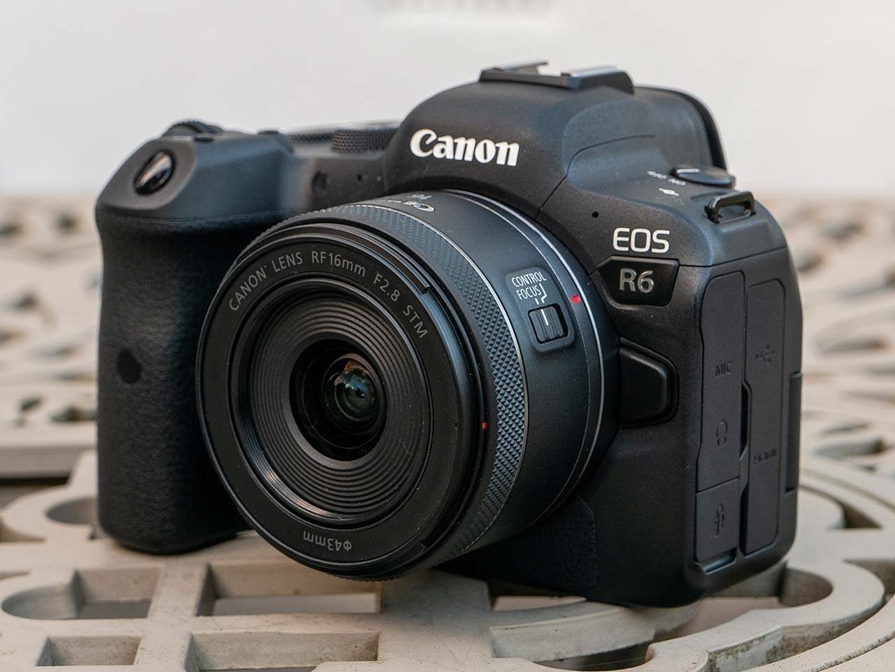 The RF 16mm F2